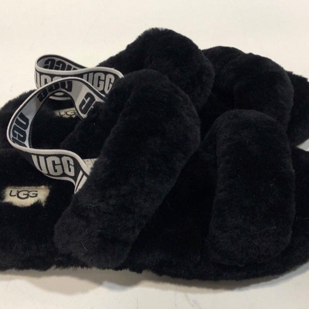 NEW!! Girls UGG Oh Yeah Black Fuzzy Slippers Size 6